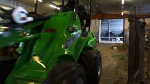 Мини-погрузчики Avant: незаменимые помощники в хозяйств?