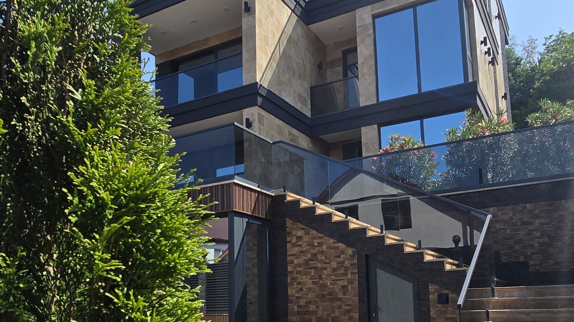 Очень крутой качественный дом смотреть онлайн