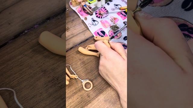 Укрепляем колени Blythe кукле #blythe #diy #blythecustom #ooak #art