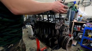 Начинаю ремонт двигателя на Волге. Не все так просто как я думал...