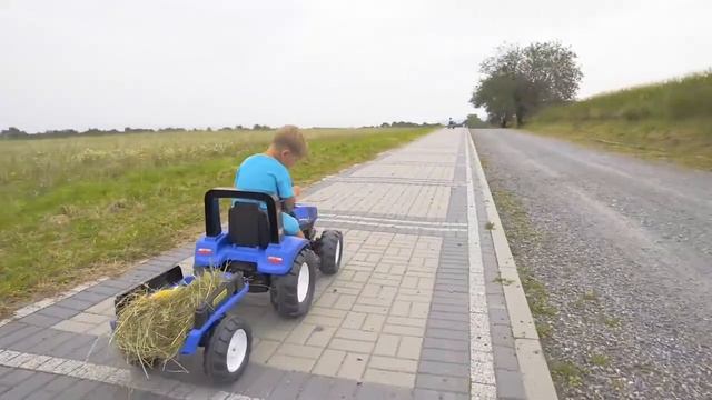 Педальныt экскаваторs-погрузчикb New Holland серия 3090 Falk