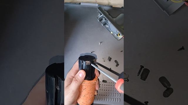 Ремонт перкусійного масажеру  Booster Lightsaber