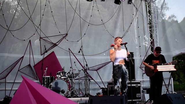 Лиза Матрешка и бэнд.Виноград 2024.Псков