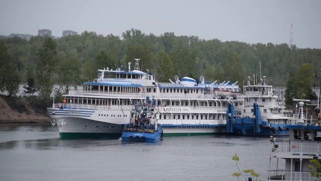 вывод из затона теплохода Александр Матросов. Открыти
