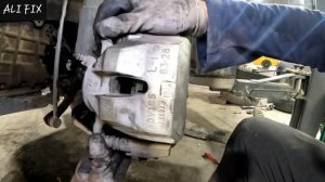 замена передних тормозных колодок ... toyota rav4 2013-2018 (крут