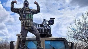 Тополи.
Гоша Серёдкин, АрЧи