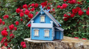 Видеоинструкция по сборке домика-светильника «Деревенский»