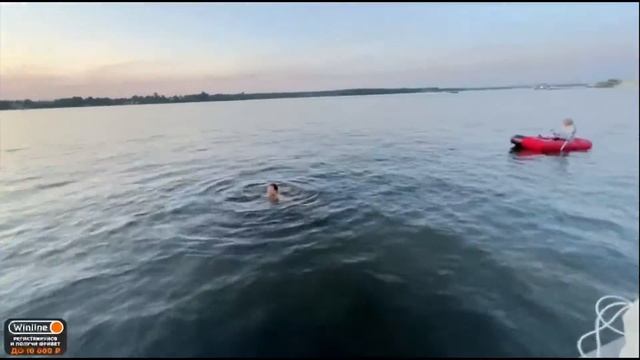 ХАЗЯЕВА прыгают с велика в воду #хазяеваконкурс