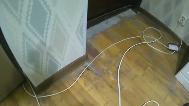 Переноска под ногами - не очень удобно. смотреть онлайн