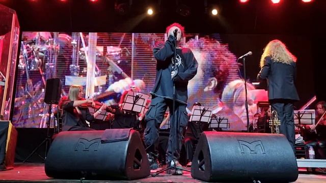 Глеб Самойлов с симфоническим оркестром-