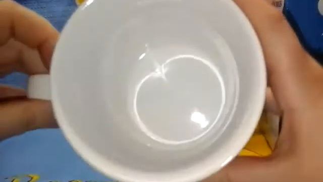 Распаковка игрушек и кружек из магазина 