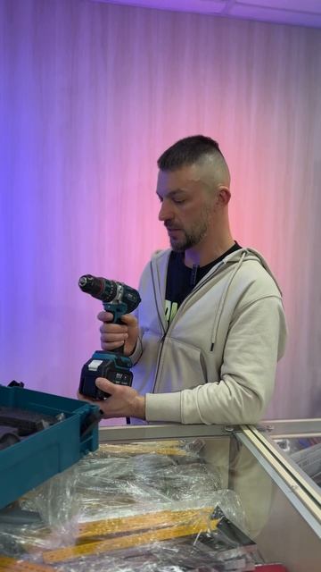 Мощный шуруповерт всему голова