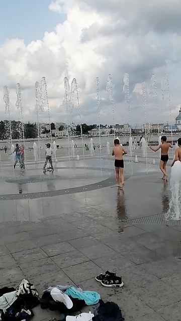 фонтан для детей на заливе. смотреть онлайн