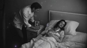 Женщина установила скрытую камеру в спальне. Просмотр