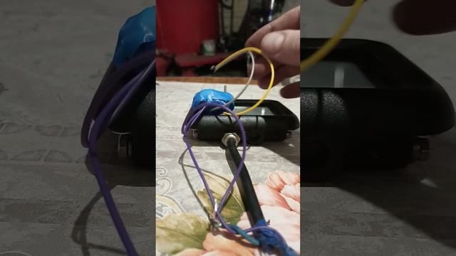 из 3 Вольт получаем 220вольт через преобразователь