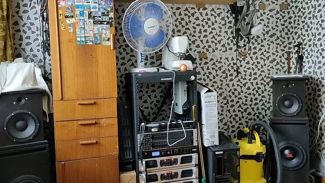 Вчерашний трек, настройки те же, но микрофон - Behringer ECM800 смотреть онлайн