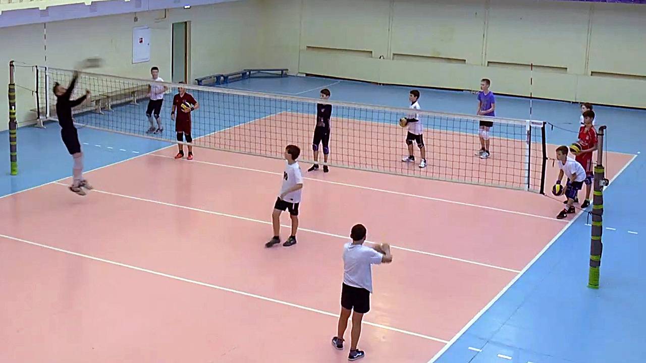 Волейбол. Обучение. Дети. Нападающий удар. Тридцать лет спустя у тренера Юрия Георгиевича Беляева смотреть онлайн