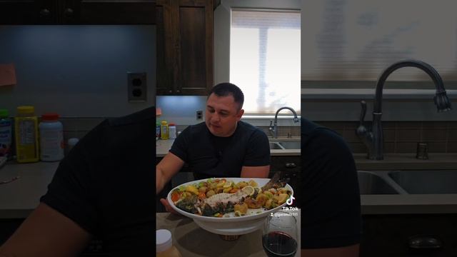 карп сказано в духовке с овощами. вкусно 😋 мукбанг ре смотреть онлайн