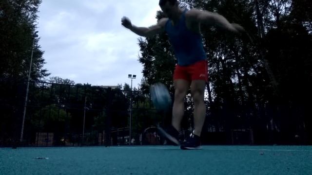 ЧМ-2018 по футболу! Набьет ли качок мяч 100 раз подряд? Чел?