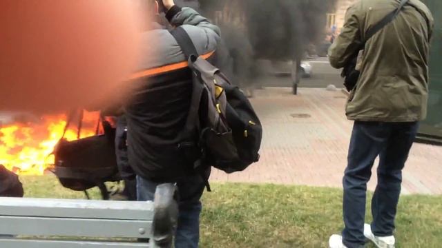 На Крещатике жгут покрышки (начало)