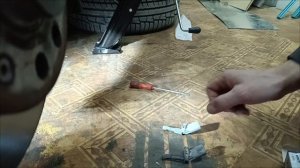 Заміна датчика ABS Volkswagen Touran 2012