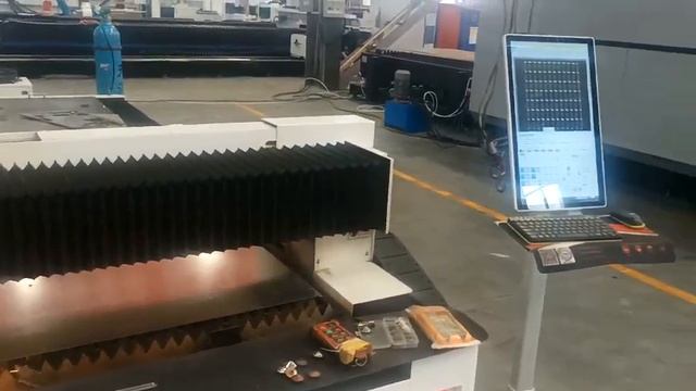 XTLASER-XT-H1530 открытый тип волоконный лазерный станок для резки шоу резки смотреть онлайн