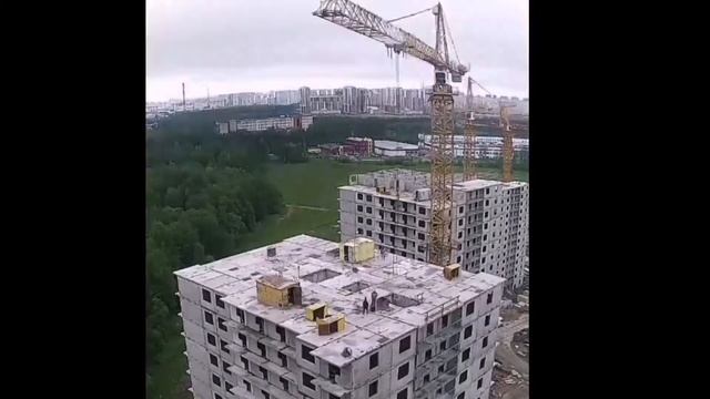 Работа Башенных Кранов LIEBHERR 280 EC-H12 и Everdigm K310-14
