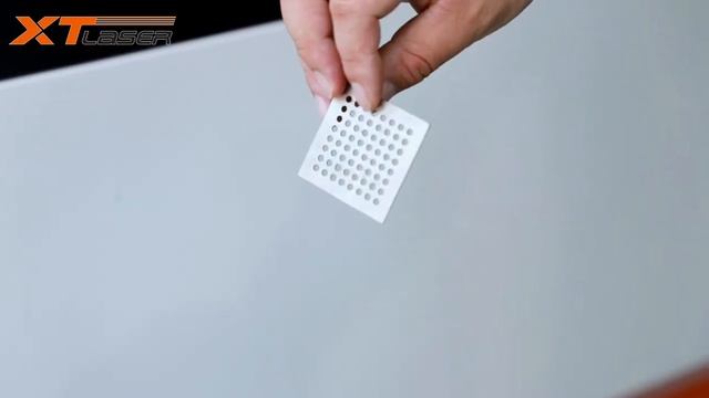 Станок для резки волоконным лазером открытого типа XT-H1530 смотреть онлайн