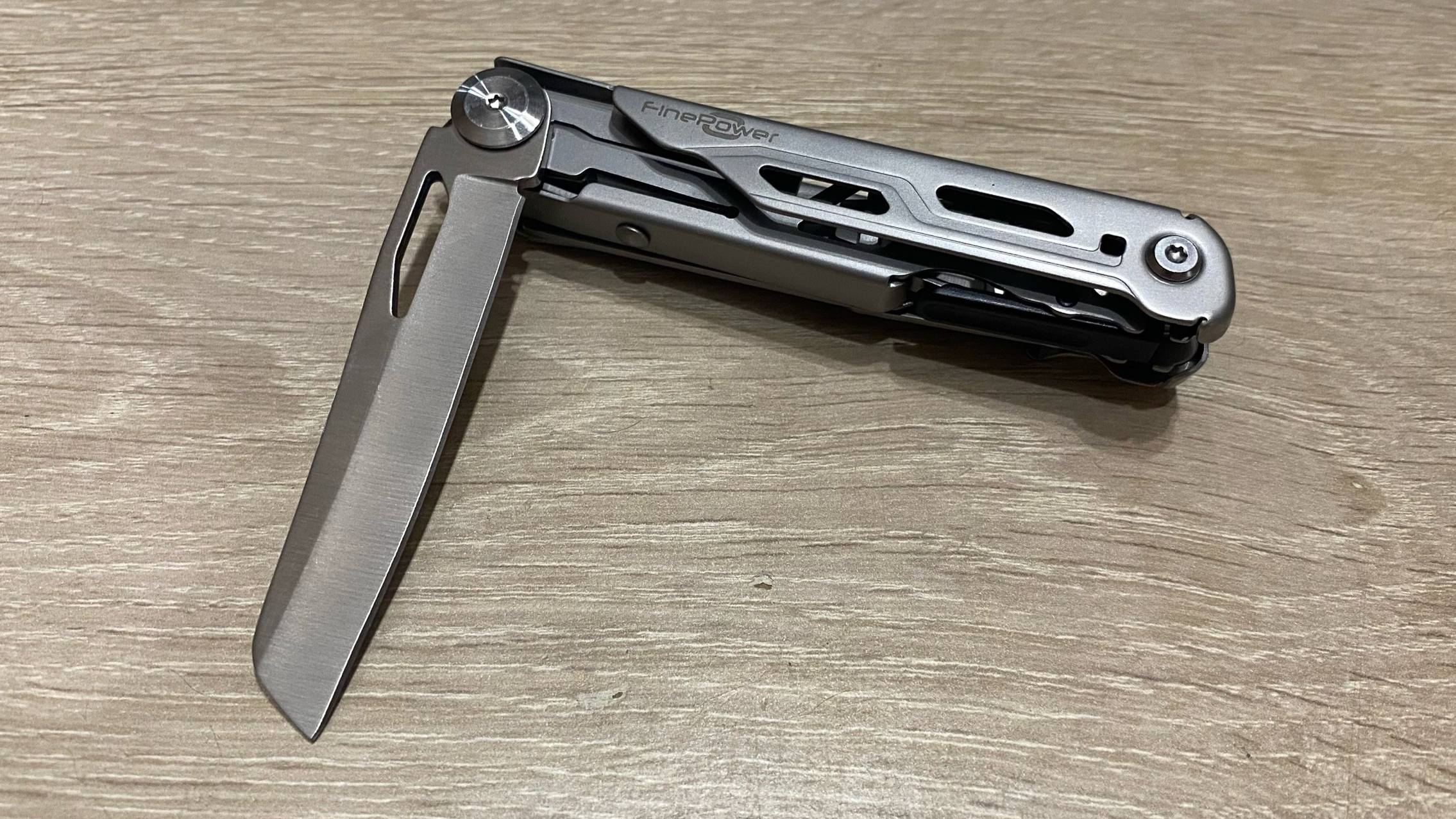 Распаковка и обзор Мультитула FinePower MFT6B-P02 смотреть онлайн