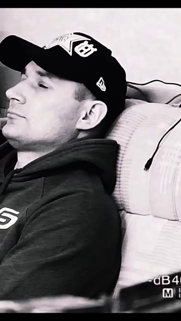 Смешные нарезки с видео которые на ютубе вызвало много разных эмоций. Кстате видео есть и в вк смотреть онлайн