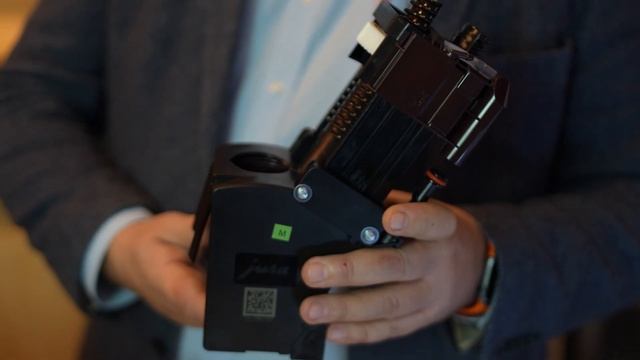 Огляд найпопулярнішої кавомашини JURA E8 та цікавої нови
