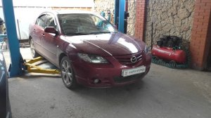 Замена передних амортизаторов и пружин на Mazda 3  2,3  Мазда 3  2005 года