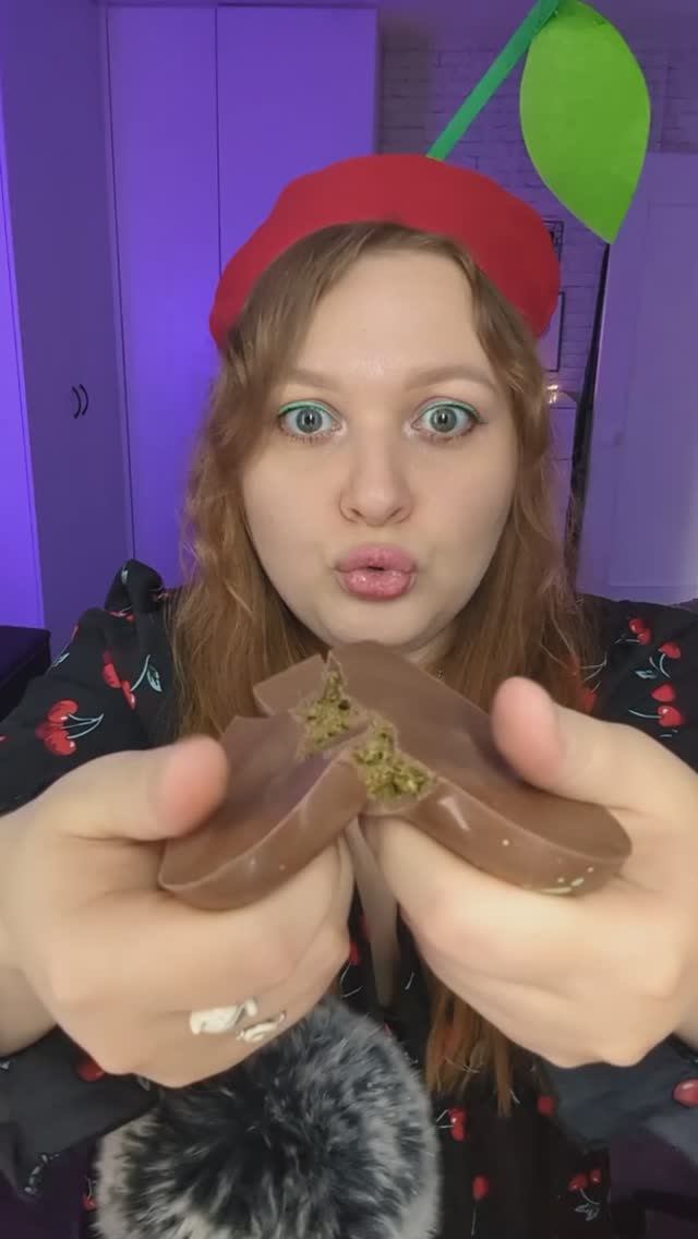 АСМР Ем шоколадный козинак в форме сердца 💝 дубайский шоколад 💝 ASMR eating #asmr #асмр #unboxing смотреть онлайн