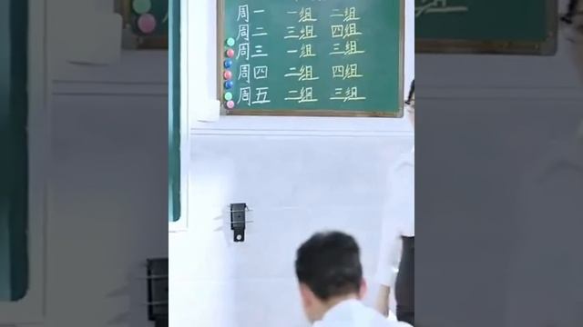 Школьная битва между двумя гениальными девочками. Кто