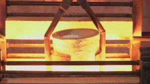 КАК ЛЬЮТ СЛИТКИ ЗОЛОТА?