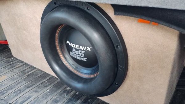 DL Audio Phoenix Bass Machine 12 - насос заказывали?