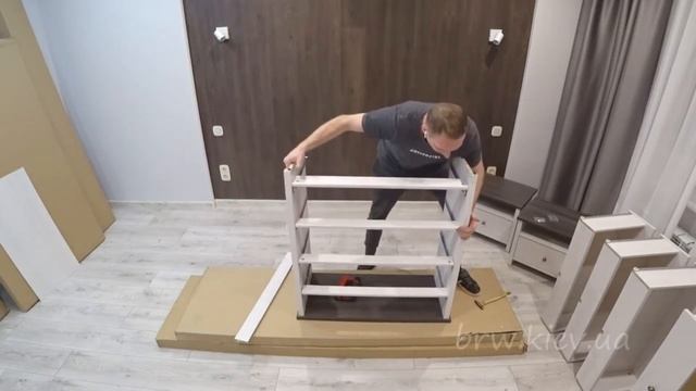 Монтаж комоду з шухлядами у скандинавському стилі ПОР