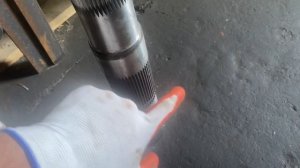 Вал поворотный задней навески МТЗ 70-4605023