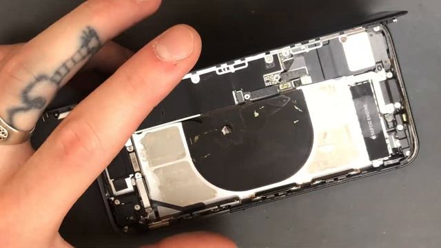 Замена аккумулятора на IPhone 8 #apple #iphone #smartphone #trendingshorts #rep