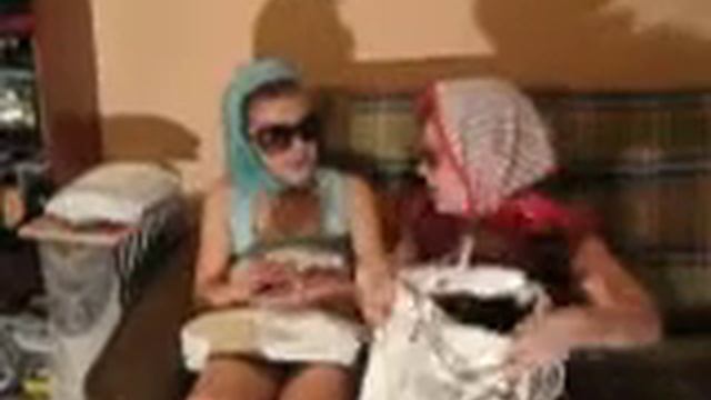 маруся и фрося(девушка,а вы москвичка2).AVI