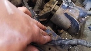 Hyundai Getz замена левой опоры ( подушки )  двигателя