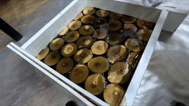 Столик прикроватный