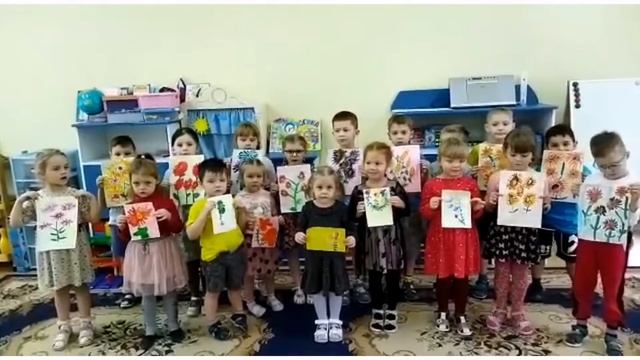 Ребята и воспитатели группы 