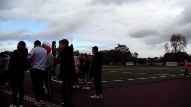 Что делает легким хмурый вечер? Легкая атлетика! смотреть онлайн