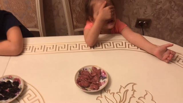 ЧЕЛЛЕНДЖ! Отгадай еду в тарелке! Food Challendge  Вызов принят