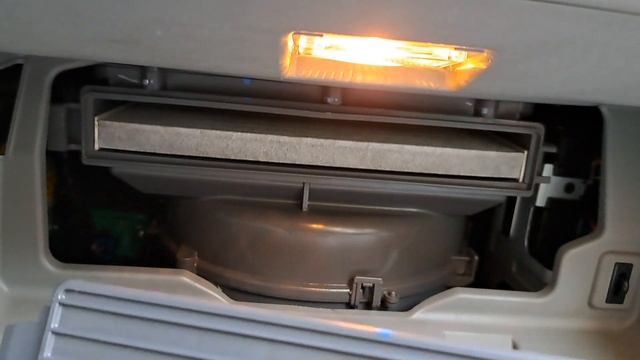 Заміна фільтра салона KIA Optima 2016