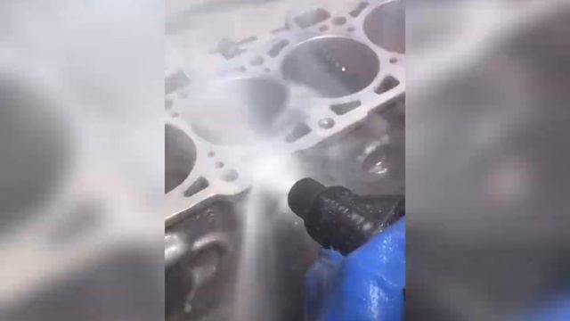 Процесс очистки блока цилиндров. ВАЗ