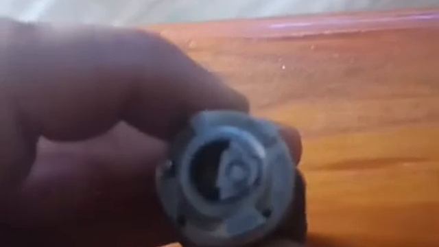 Извлечение пластинчатой группы личинки замка зажиган