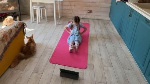 НЕВЕРОЯТНО МИЛЫЕ РЫСИ / Сингапура принесла котят на кровать