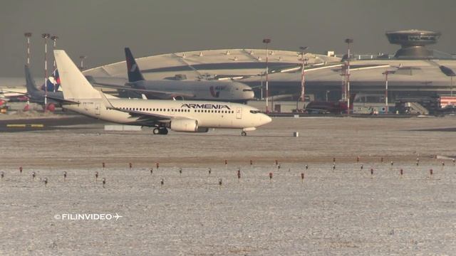 ✈Армянский Боинг 737 - посадка и взлет / Аэропорт Внуков смотреть онлайн